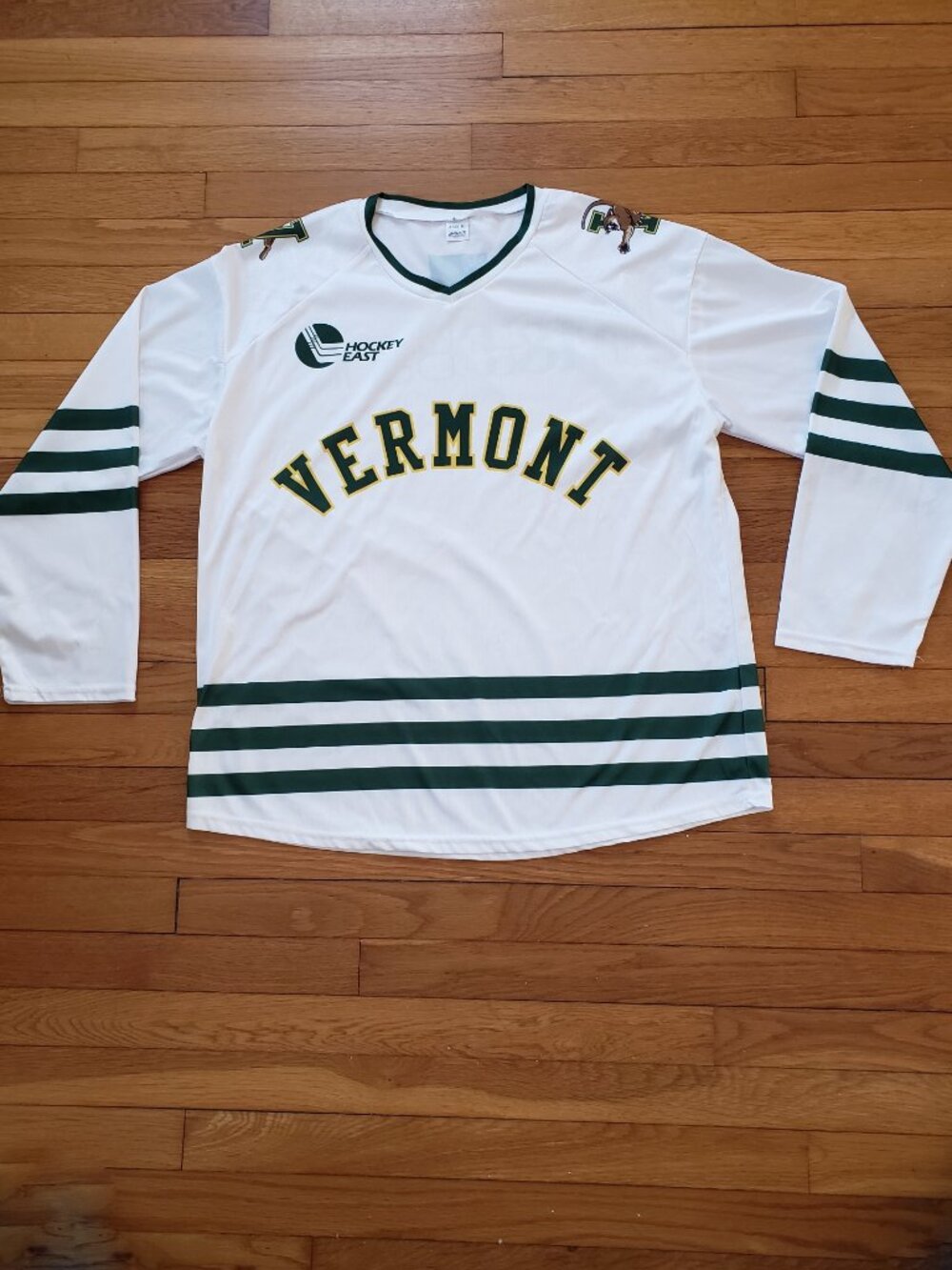 University of Vermont Hockey Shirt, Size M